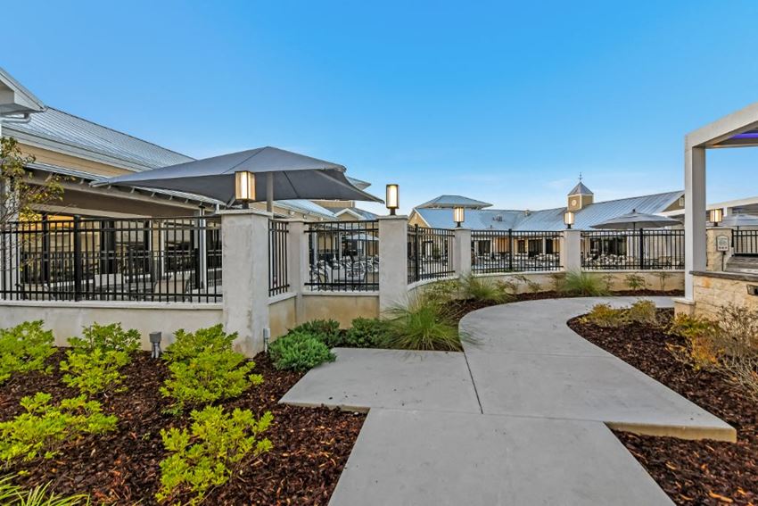 Crossgates Apartment Homes, 1087 Stark Rd, Starkville, MS RentCafe